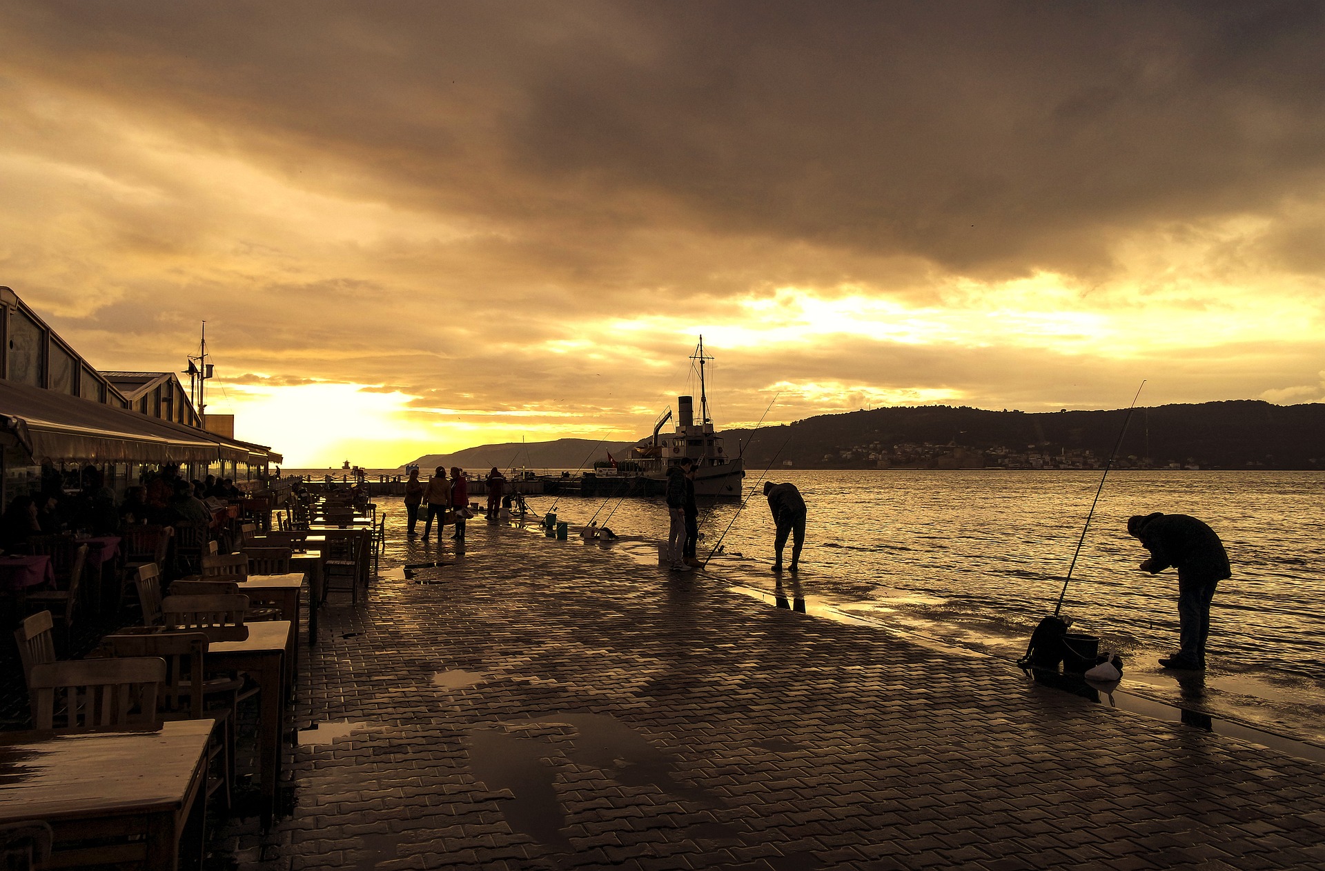 Canakkale sunset at the sea